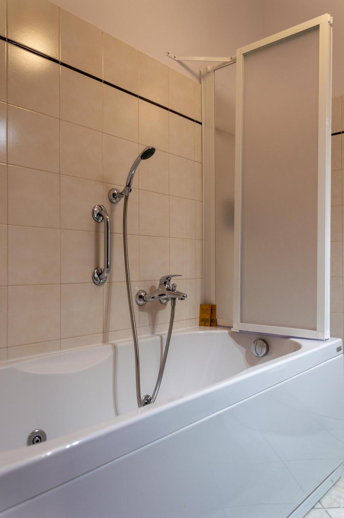 Testaccio Xix-Xxv Bed And Breakfast Рим Екстериор снимка