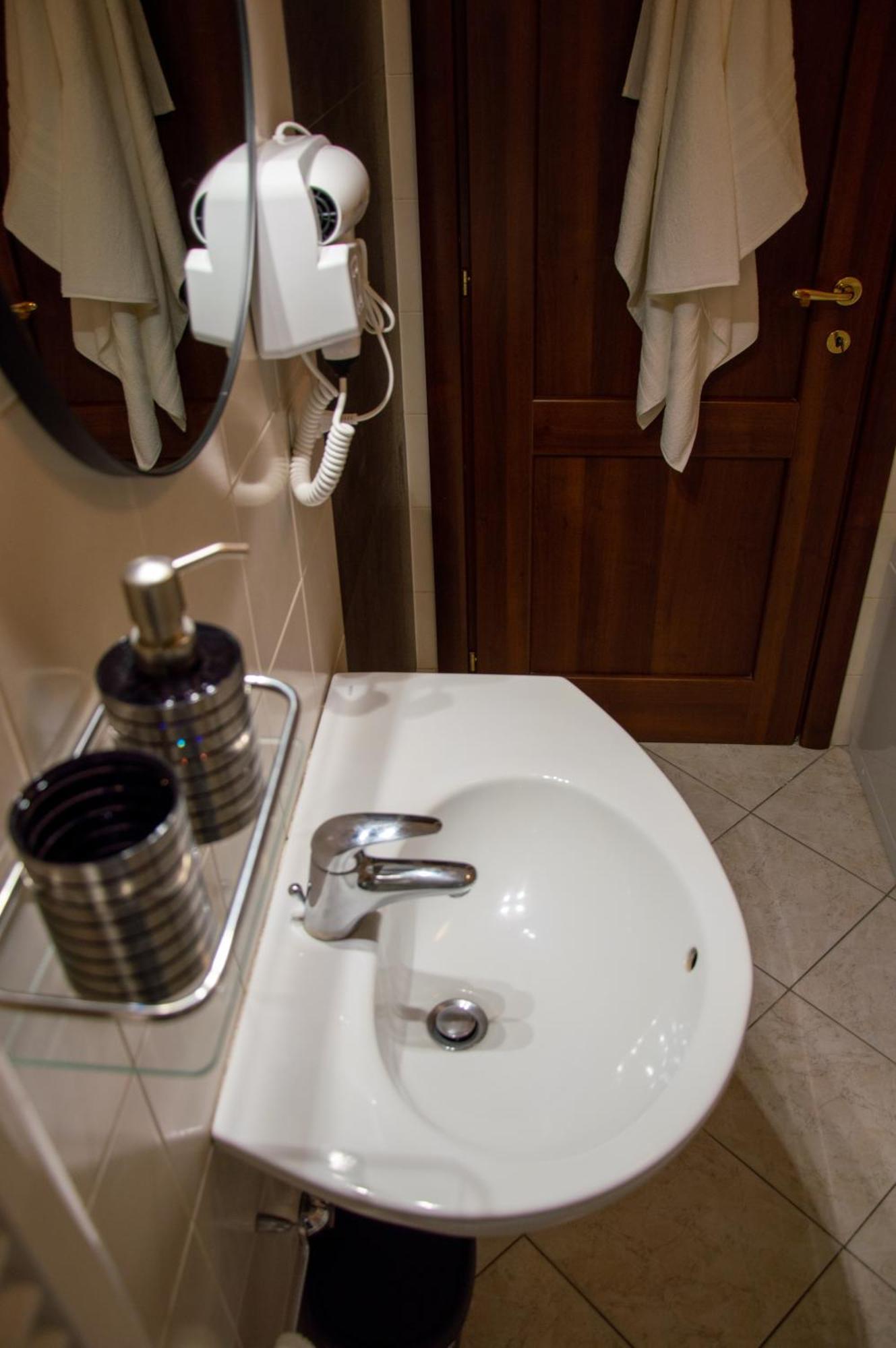 Testaccio Xix-Xxv Bed And Breakfast Рим Екстериор снимка