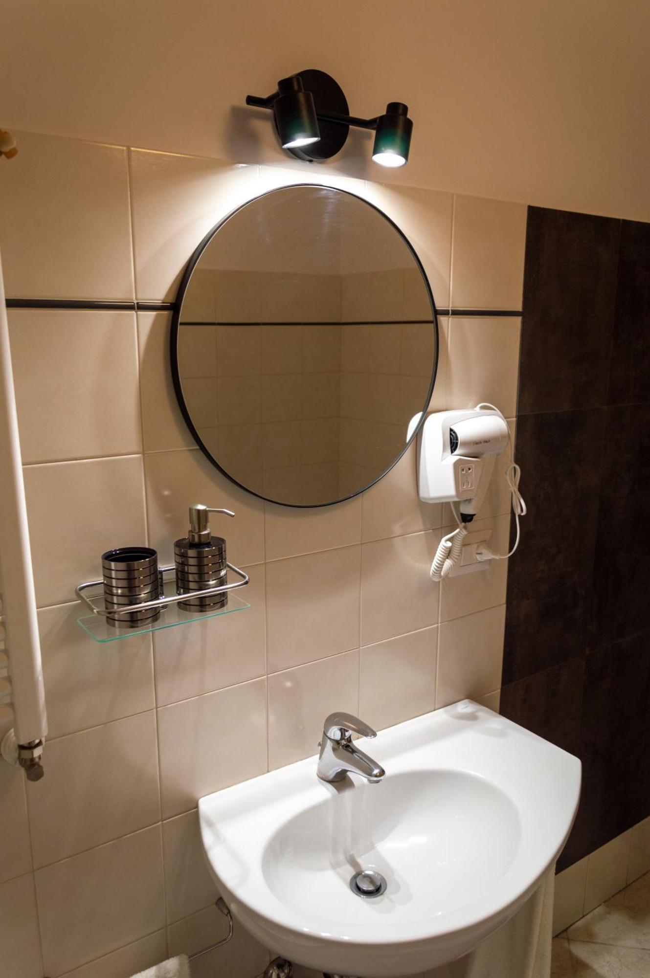 Testaccio Xix-Xxv Bed And Breakfast Рим Екстериор снимка