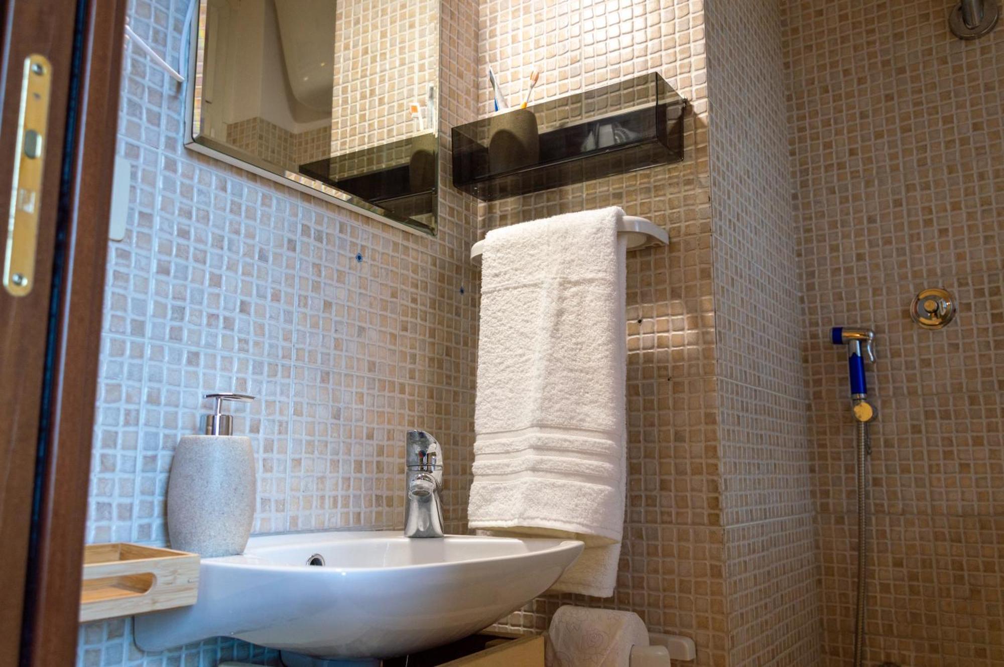 Testaccio Xix-Xxv Bed And Breakfast Рим Екстериор снимка