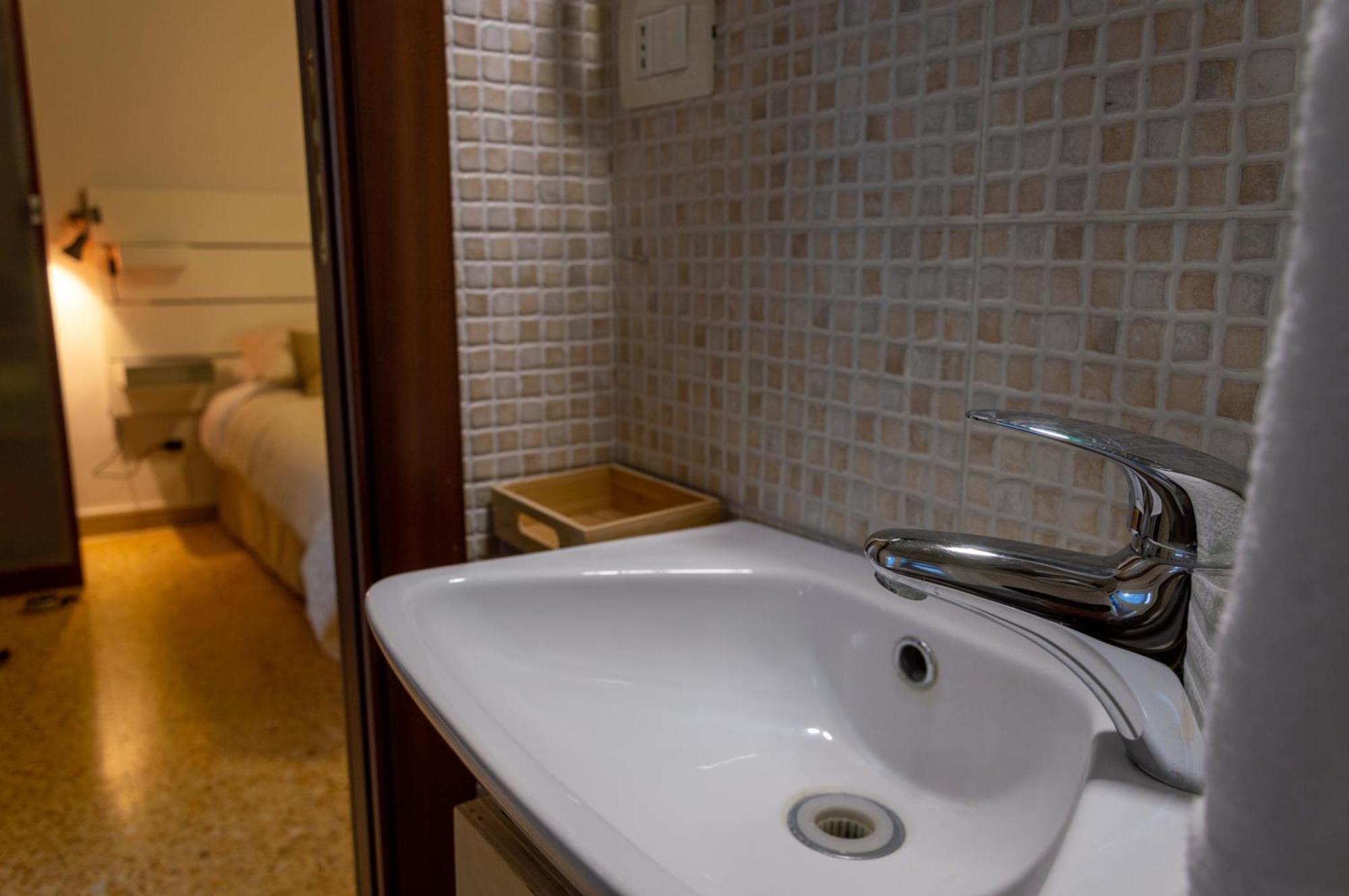 Testaccio Xix-Xxv Bed And Breakfast Рим Екстериор снимка